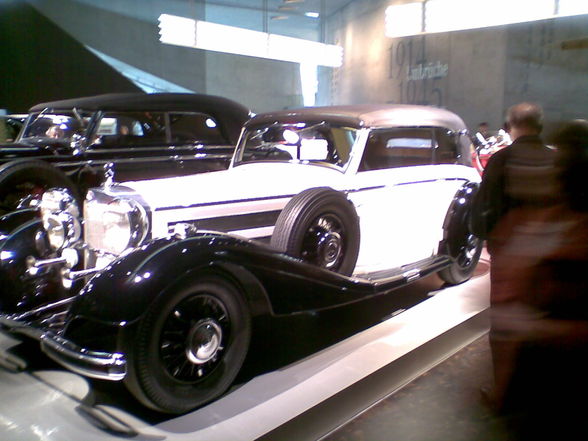 Mercedes Museum Stuttgart - 