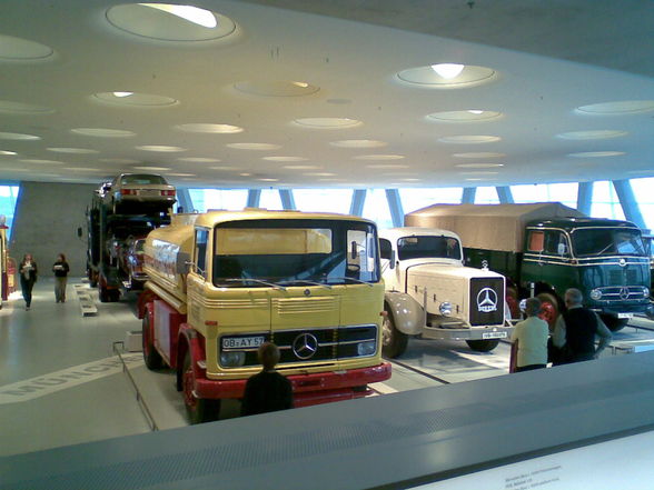 Mercedes Museum Stuttgart - 