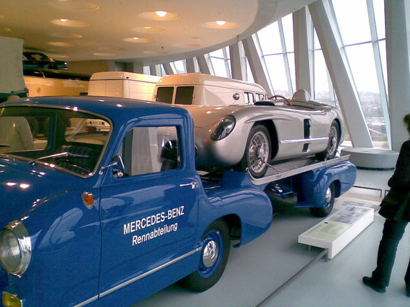 Mercedes Museum Stuttgart - 