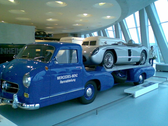 Mercedes Museum Stuttgart - 