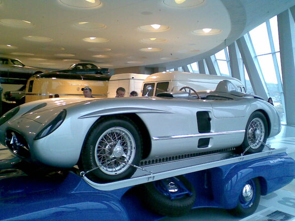 Mercedes Museum Stuttgart - 