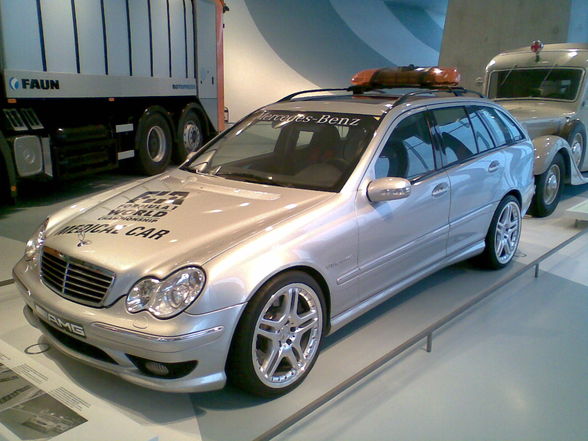 Mercedes Museum Stuttgart - 