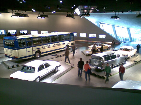 Mercedes Museum Stuttgart - 