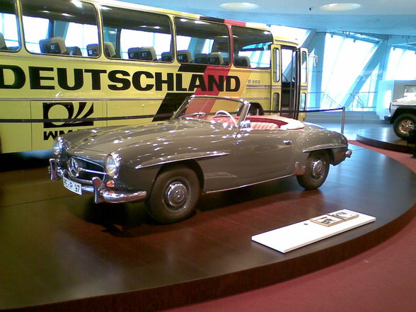 Mercedes Museum Stuttgart - 