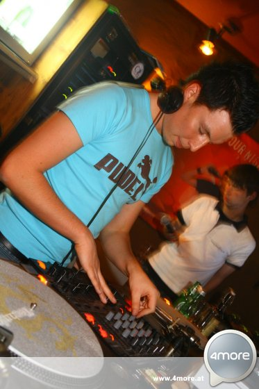 Deejaying - 