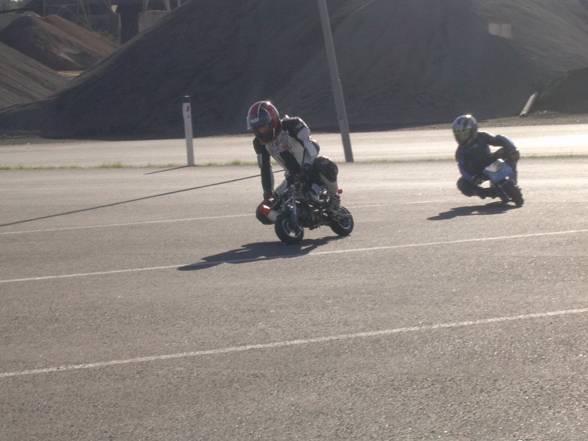 Beim Minibike fahren - 