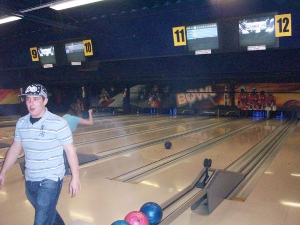 Berufsschule beim Bowlen - 