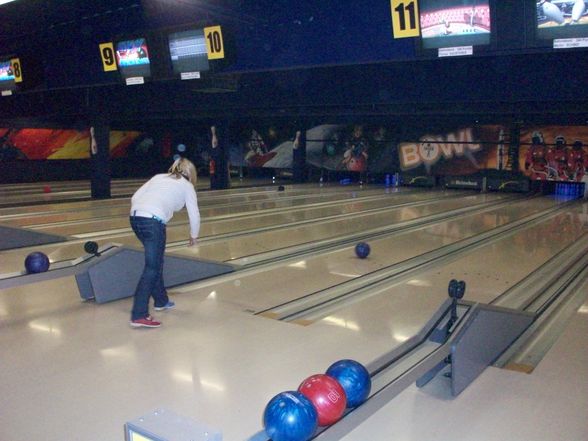 Berufsschule beim Bowlen - 