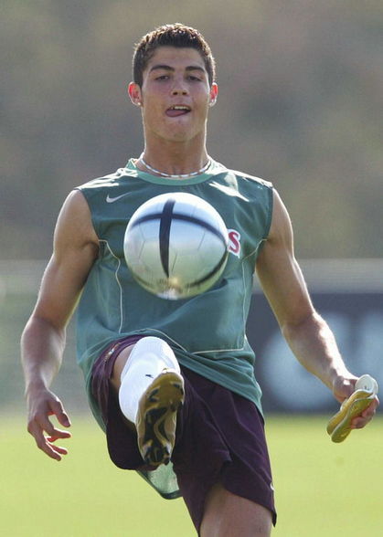 Cristiano Ronaldo - 