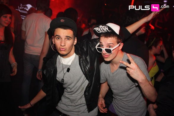 PARTYHARD! - 