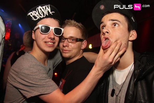 PARTYHARD! - 