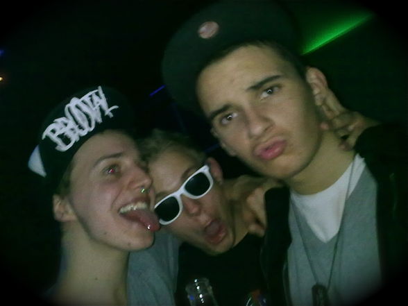 PARTYHARD! - 