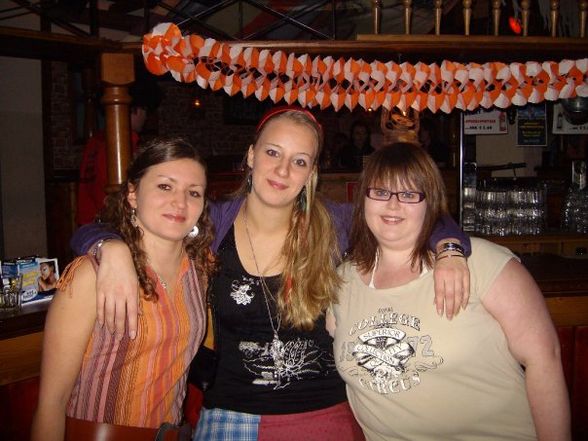 friends & me ab FEB 2010 - 