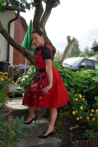 "dirndl" - 