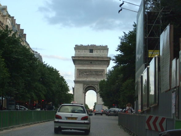 GOING TO PARIS - IN THE MIDDLE OF JULY - 