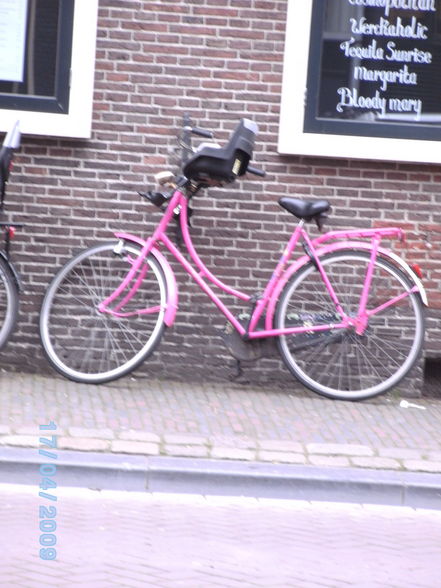 AMSTERDAM 09 - 