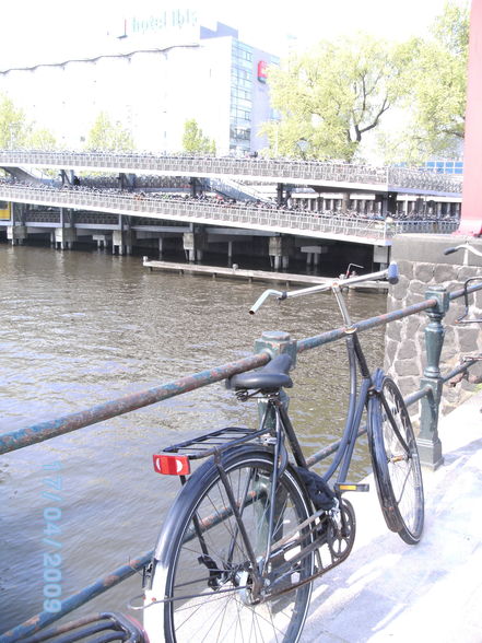 AMSTERDAM 09 - 