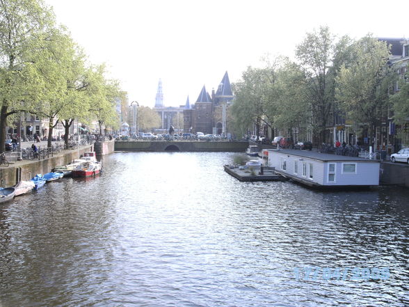 AMSTERDAM 09 - 