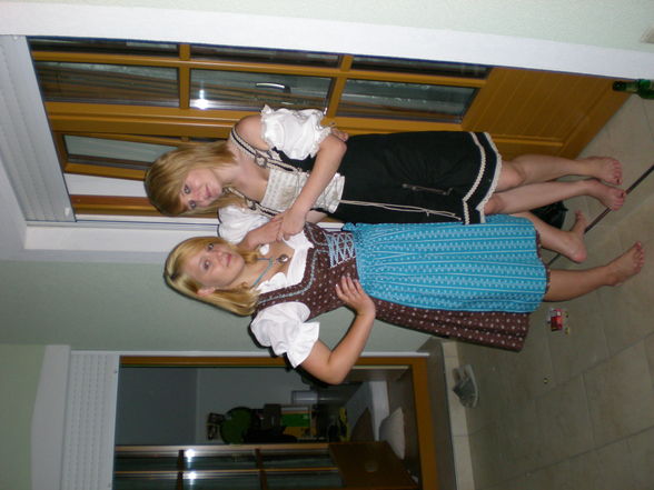 Meine Mescha im Dirndl ---*gg* - 