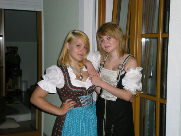 Meine Mescha im Dirndl ---*gg* - 