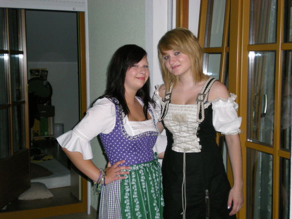 Meine Mescha im Dirndl ---*gg* - 