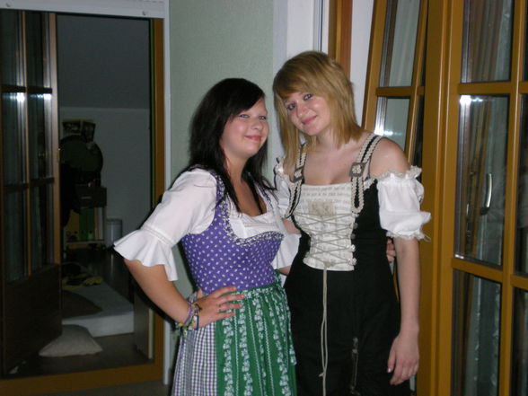 Meine Mescha im Dirndl ---*gg* - 