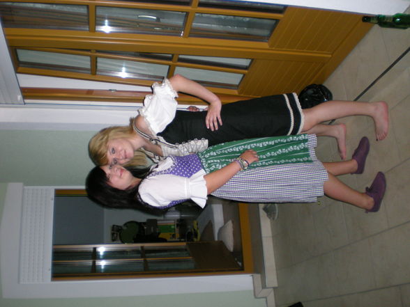 Meine Mescha im Dirndl ---*gg* - 