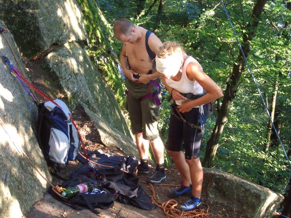 Klettern am Felsen in Tiefenbach - 