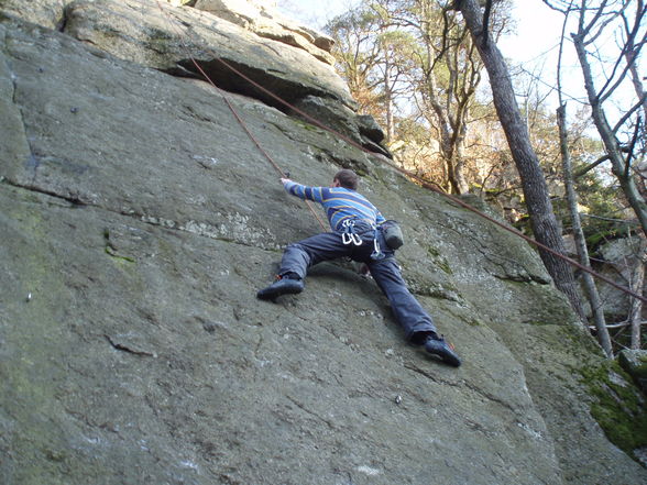 Klettern am Felsen in Tiefenbach - 