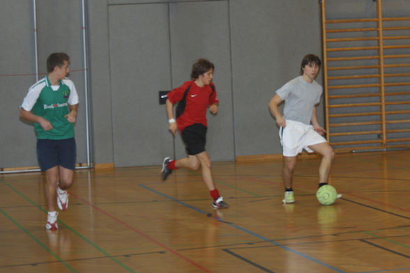 Weihnachtsfußballturnier 2007. Gym Auhof - 