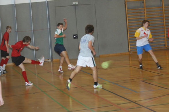 Weihnachtsfußballturnier 2007. Gym Auhof - 