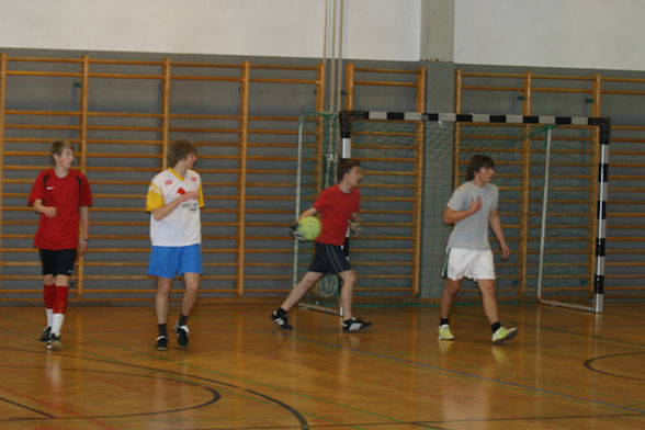 Weihnachtsfußballturnier 2007. Gym Auhof - 