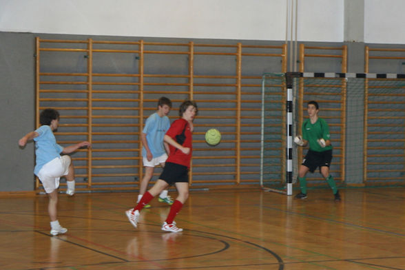 Weihnachtsfußballturnier 2007. Gym Auhof - 