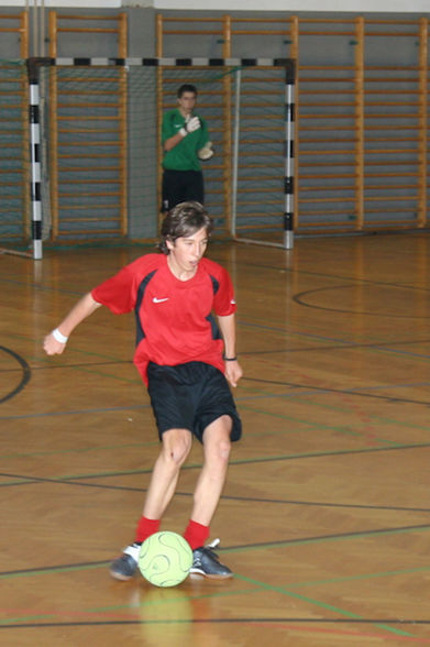 Weihnachtsfußballturnier 2007. Gym Auhof - 