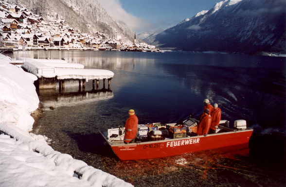 winter in hallstatt - 