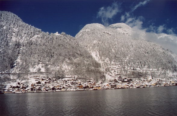 winter in hallstatt - 