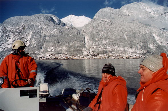 winter in hallstatt - 