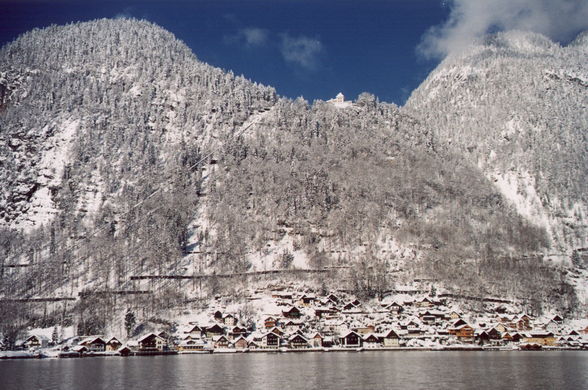 winter in hallstatt - 