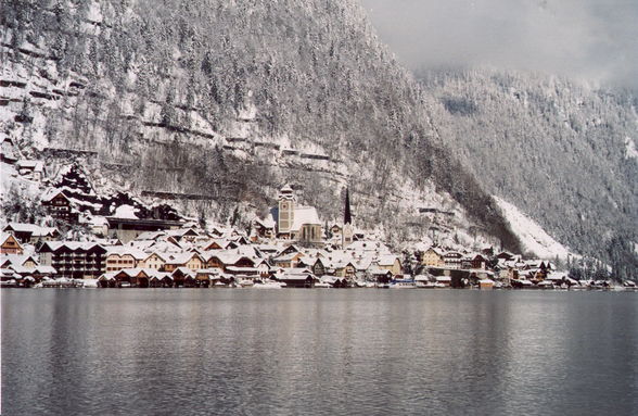 winter in hallstatt - 