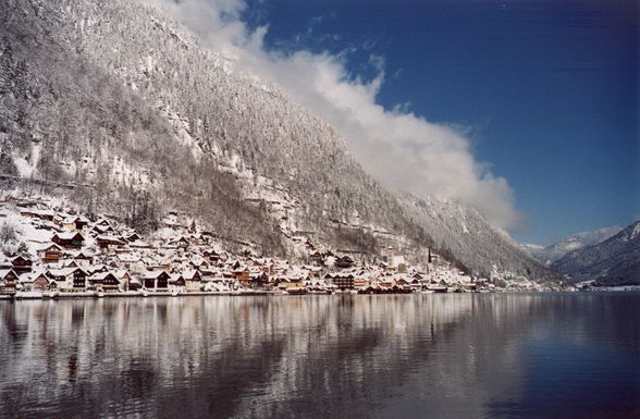 winter in hallstatt - 