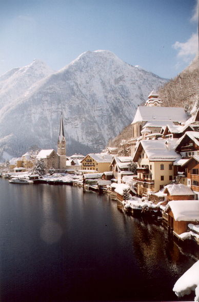 winter in hallstatt - 