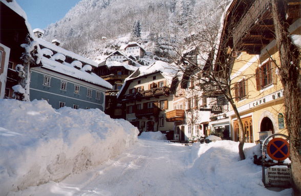 winter in hallstatt - 