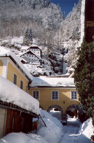 winter in hallstatt - 