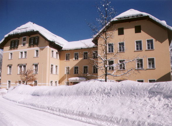 winter in hallstatt - 