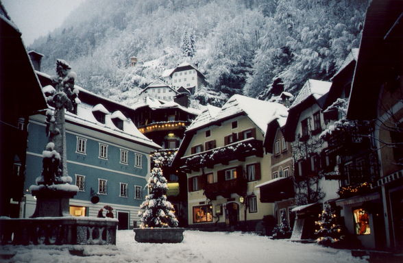 winter in hallstatt - 