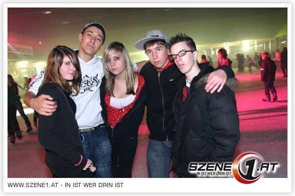 Friends und Ich beim eislaufen - 