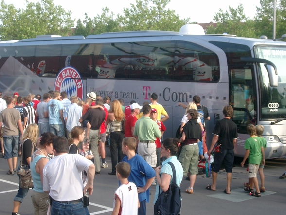 lask gegen FC BAYERN MÜNCHEN - 