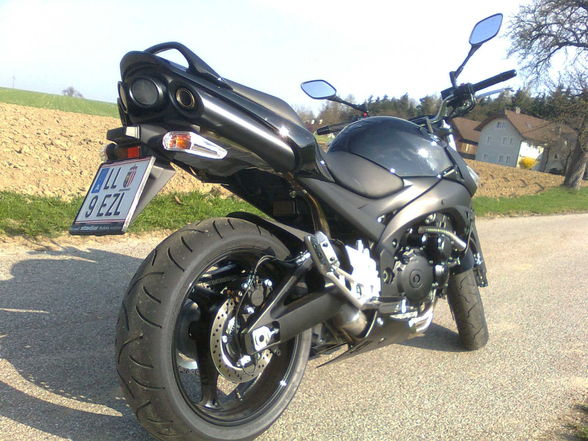 Suzuki Gsr 600 - 