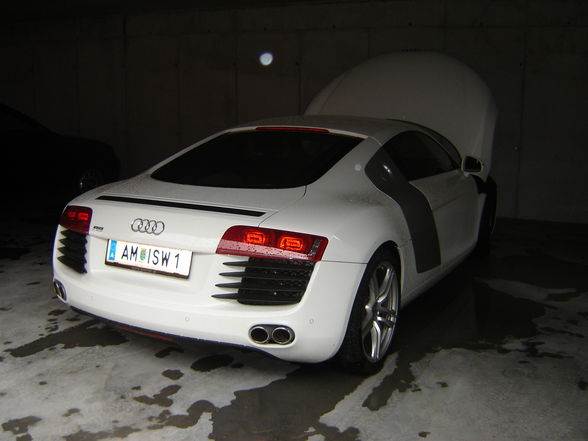 Audi R8 - 