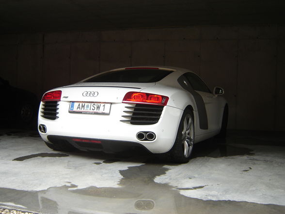 Audi R8 - 